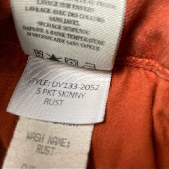 Vince Mid Rise Skinny Jeans in Rust - Picture 7 of 8
